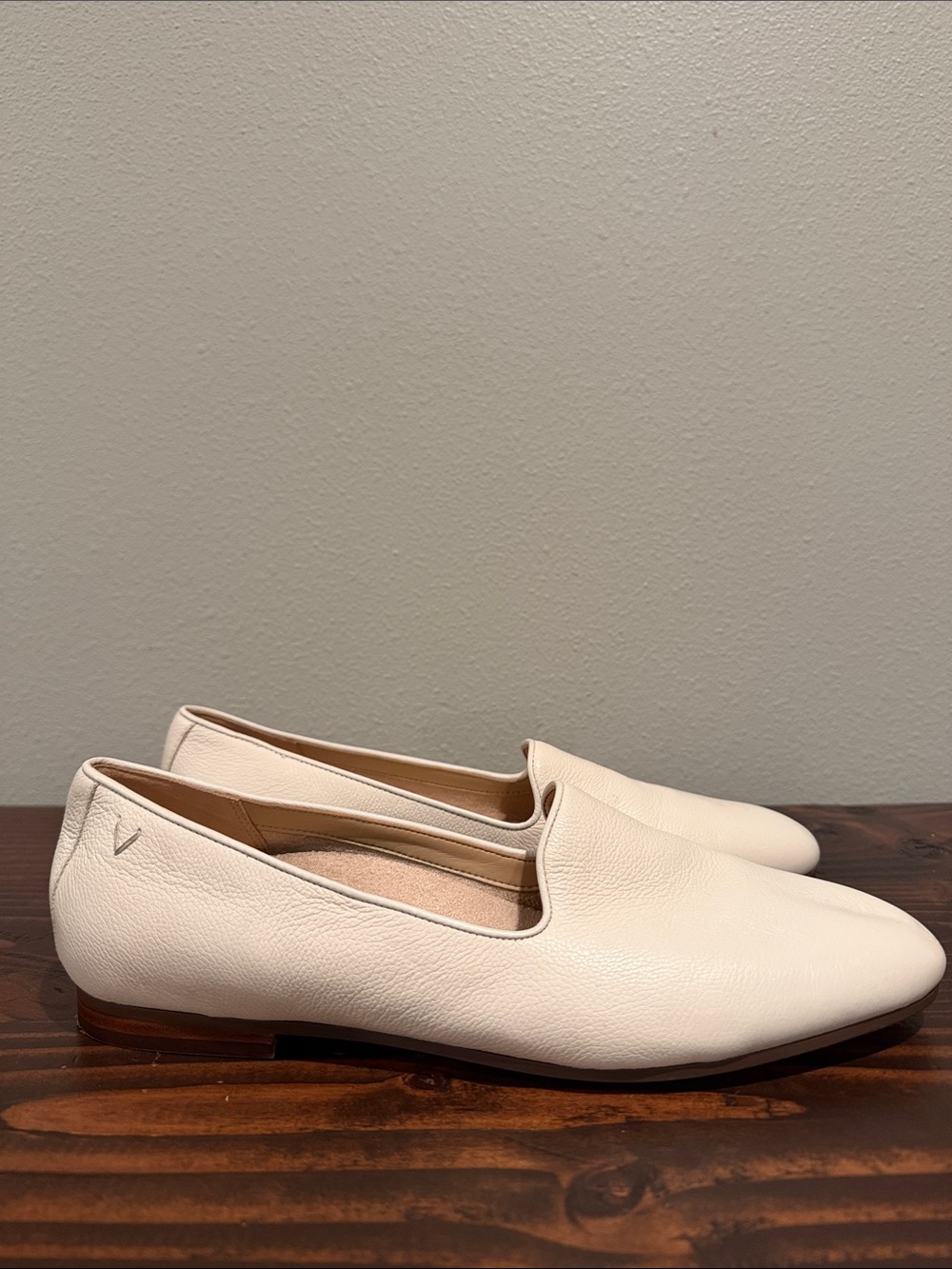Vionic Willa !! Cream Leather Slip-On Loafer Flat Comfort Shoes Size 11